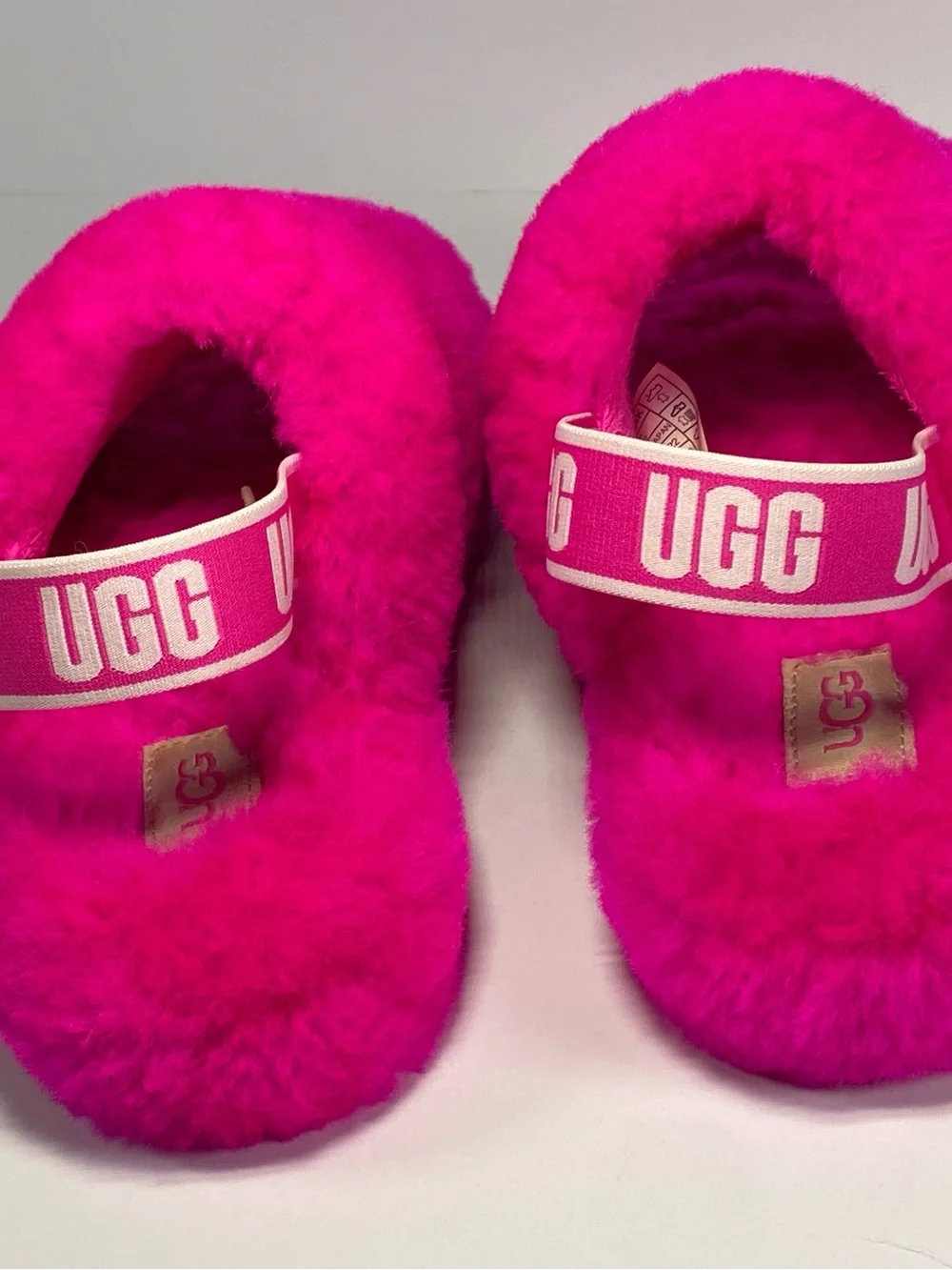 UGG Fluff Slide Sandals - Fuchsia Pink
